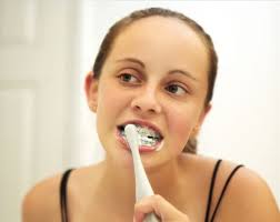 Чистить зубы перед сном следует в темноте
