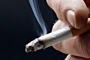Курение связано с развитием возрастной макулярной дегенерации
