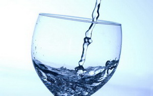 Обычная вода обещает помочь пациентам с поликистозом почек