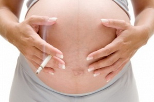 Прием витамина С курящими беременными защищает легкие детей