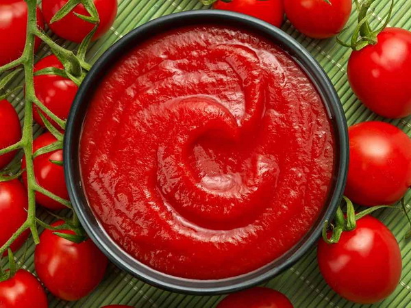Свежие помидоры и домашние соусы из томатов полезны для печени