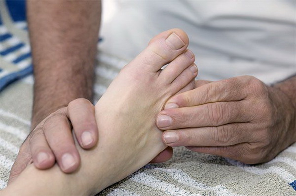 Повышенное давление: четыре необычных признака гипертонии на ногах